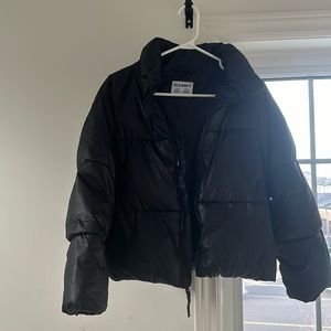 BLACK OLD NAVY CROPPED PUFFER JACKET
